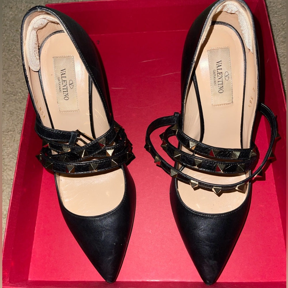 Authentic Valentino Garavani studded heels 36.5
